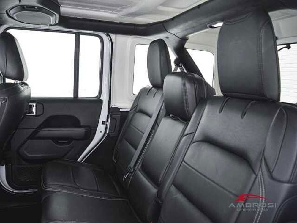 Jeep Wrangler Unlimited usata a Viterbo (10)