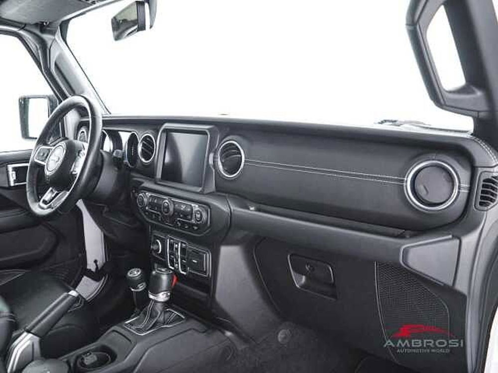 Jeep Wrangler Unlimited usata a Viterbo (12)