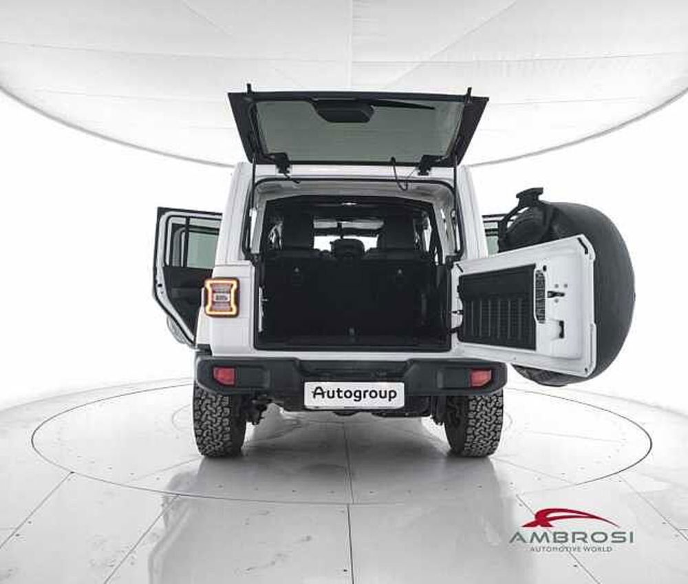 Jeep Wrangler Unlimited usata a Viterbo (7)