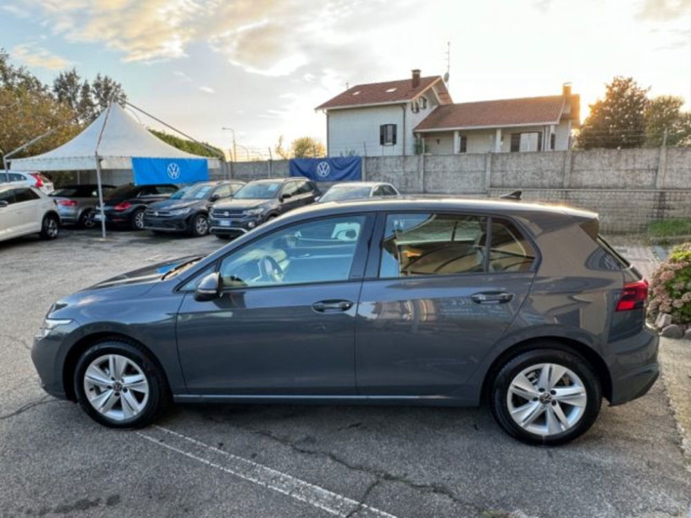 Volkswagen Golf Variant nuova a Milano (2)