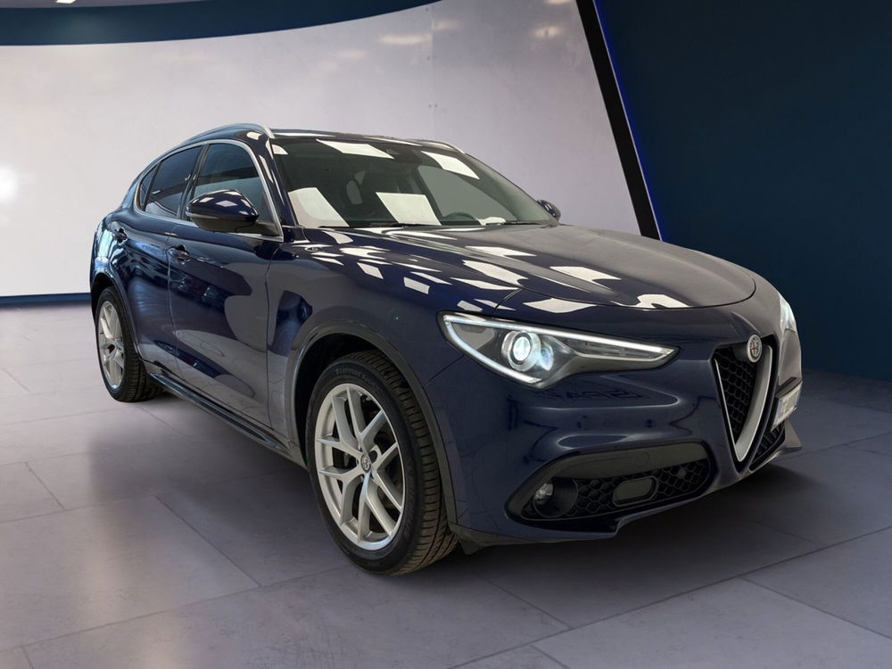 Alfa Romeo Stelvio usata a Torino (2)