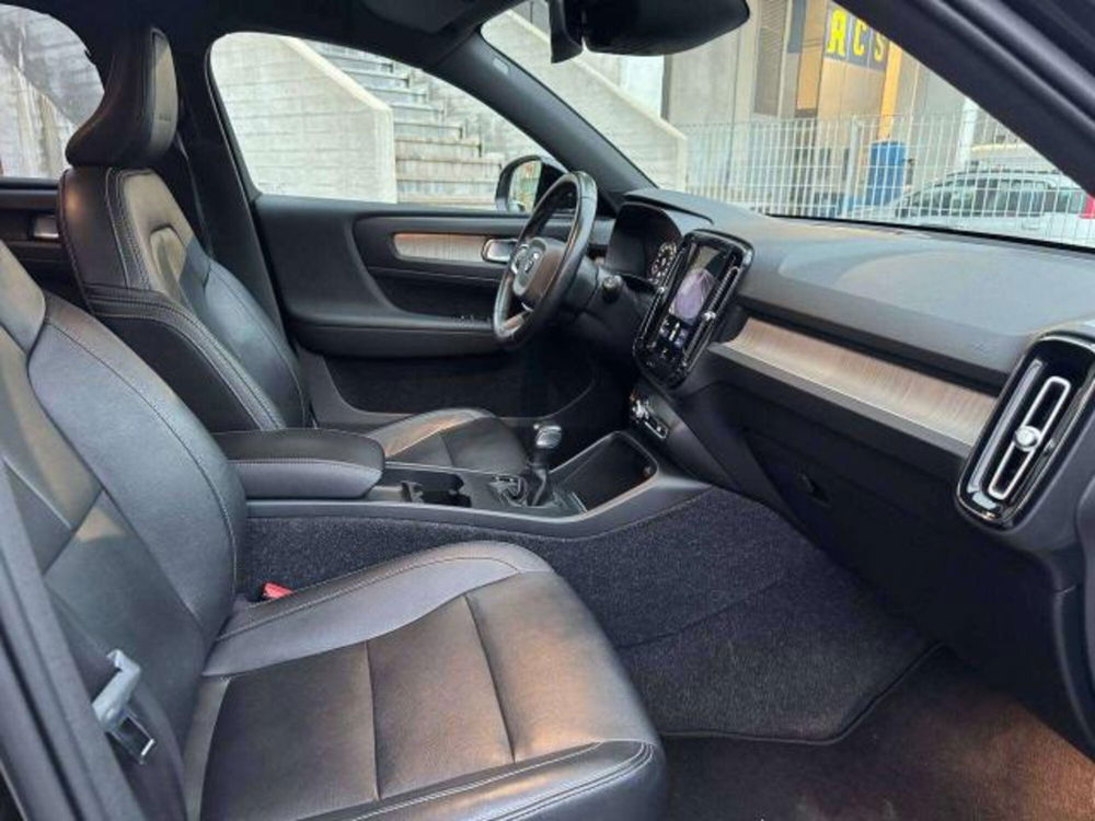 Volvo XC40 usata a Savona (12)