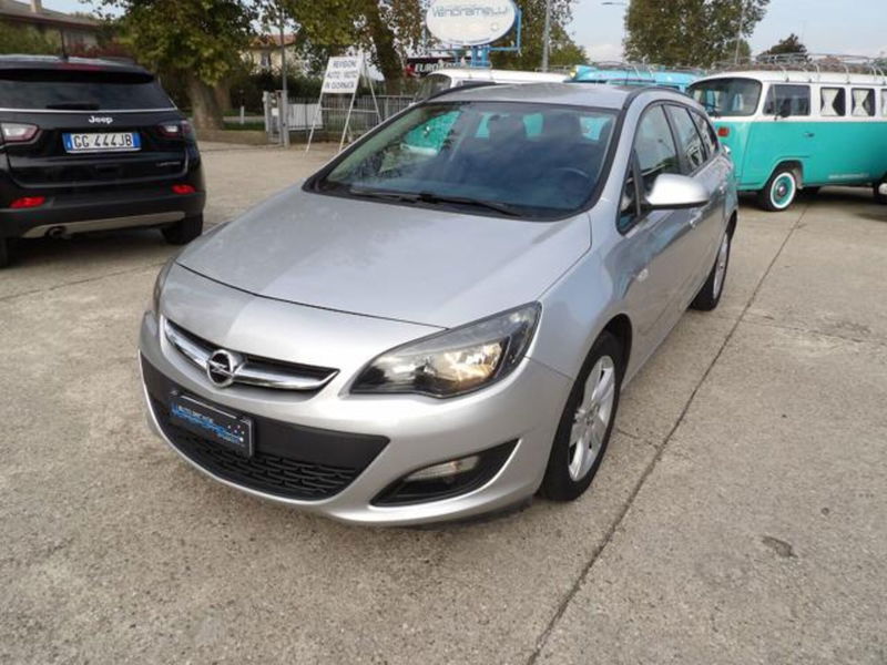 Opel Astra Station Wagon 1.6 CDTi 110CV Start&amp;Stop Sports Business  del 2014 usata a Spresiano