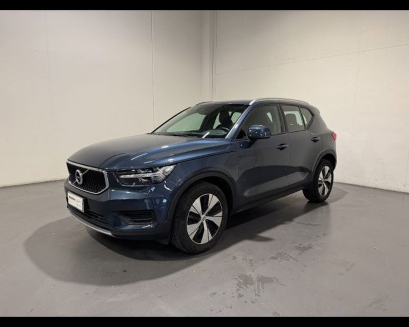 Volvo XC40 T2 Geartronic Momentum Pro  del 2021 usata a Conegliano