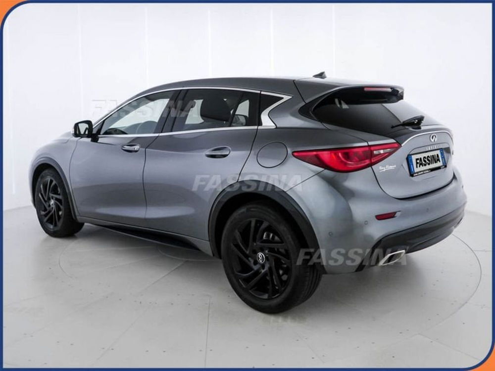 Infiniti Q30 usata a Milano (4)