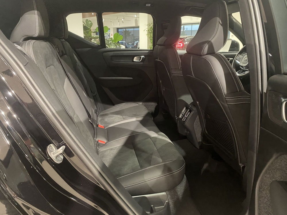 Volvo XC40 nuova a Bari (20)