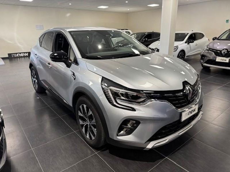 Renault Captur 1.6 full hybrid Techno 145cv auto del 2024 usata a Oristano