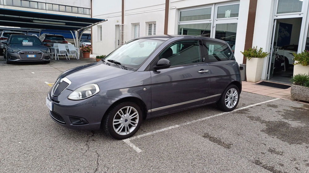 Lancia Ypsilon usata a Padova