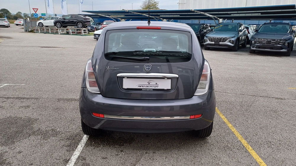 Lancia Ypsilon usata a Padova (4)