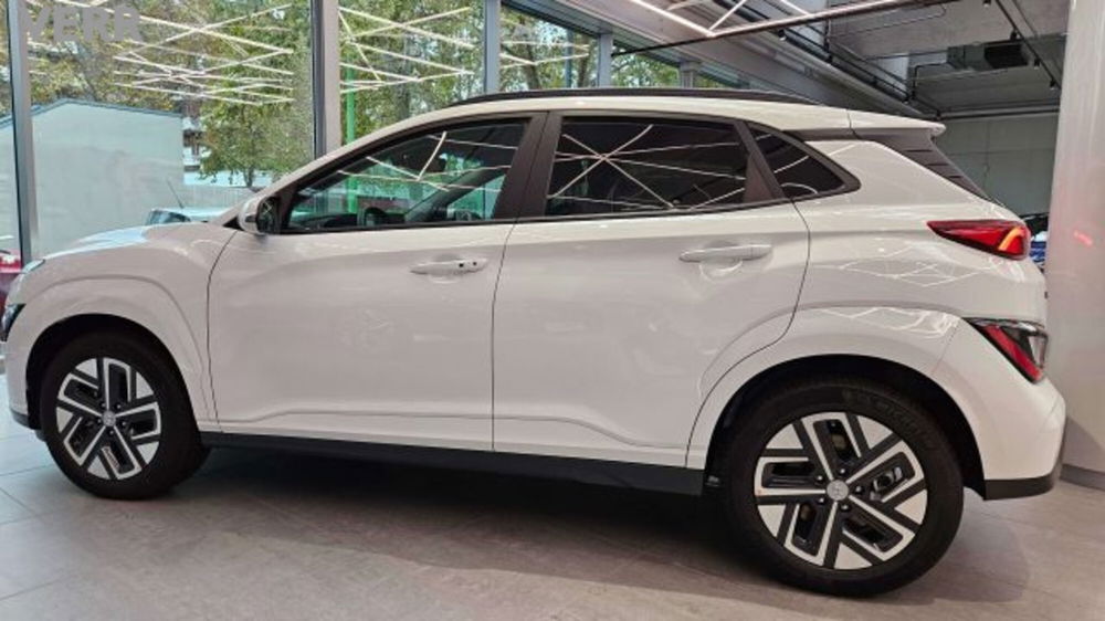 Hyundai Kona nuova a Milano (5)