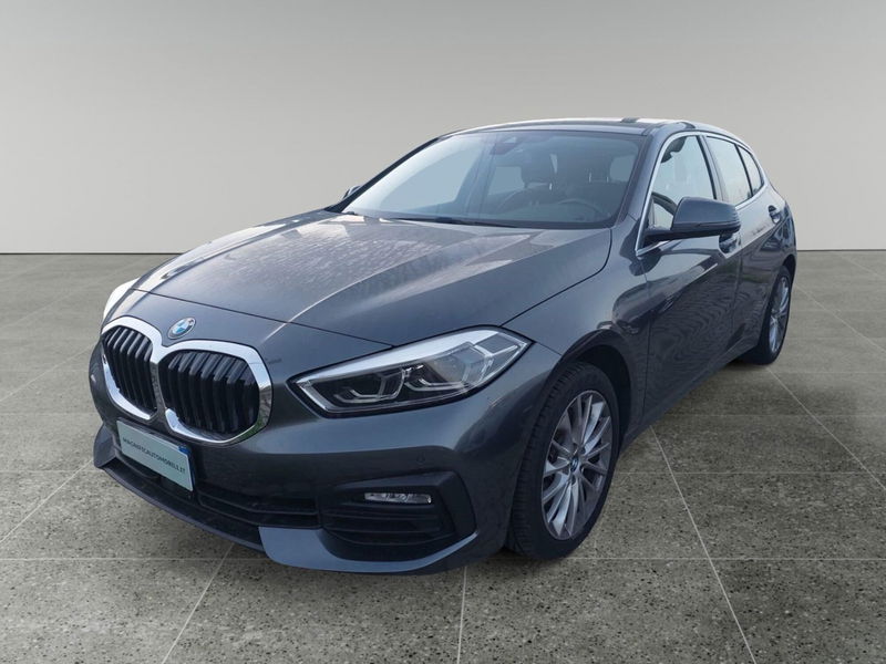 BMW Serie 1 5p. 118d 5p. Advantage  del 2020 usata a Triggiano