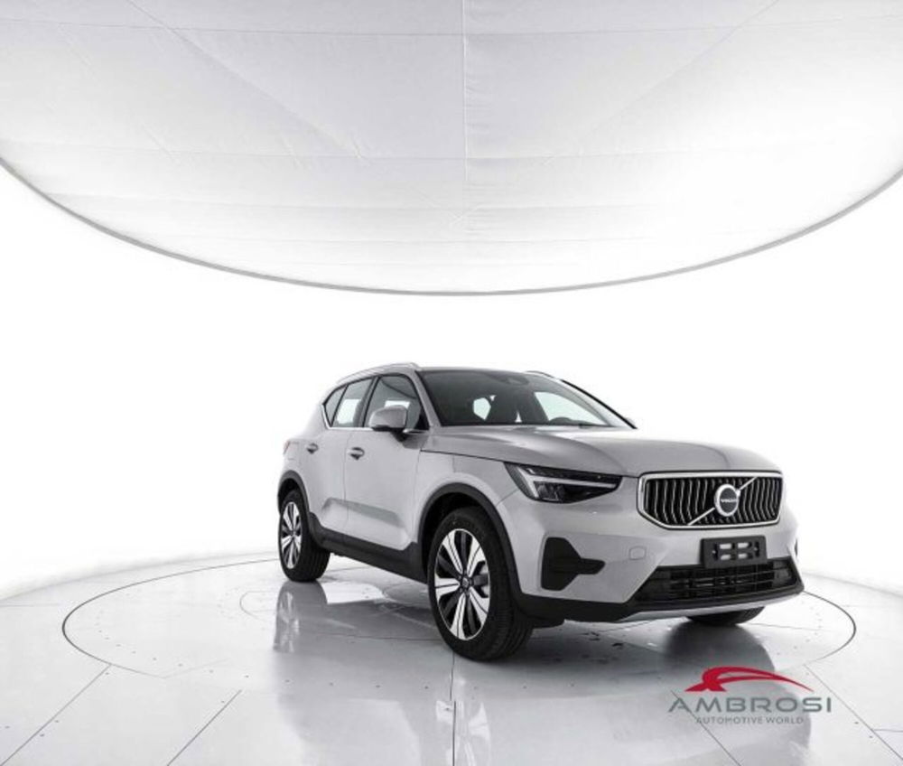 Volvo XC40 nuova a Perugia (2)