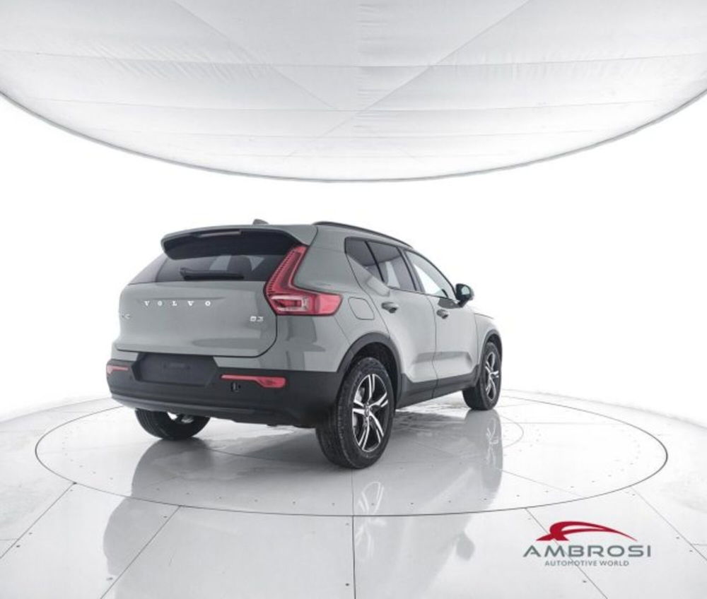 Volvo XC40 nuova a Perugia (3)