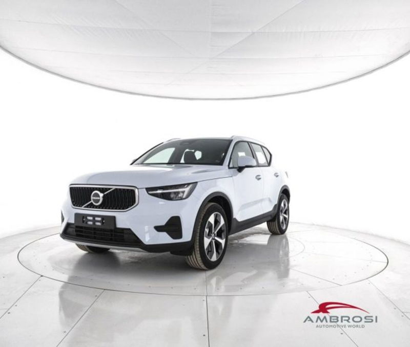 Volvo XC40 B3 automatico Core  nuova a Corciano