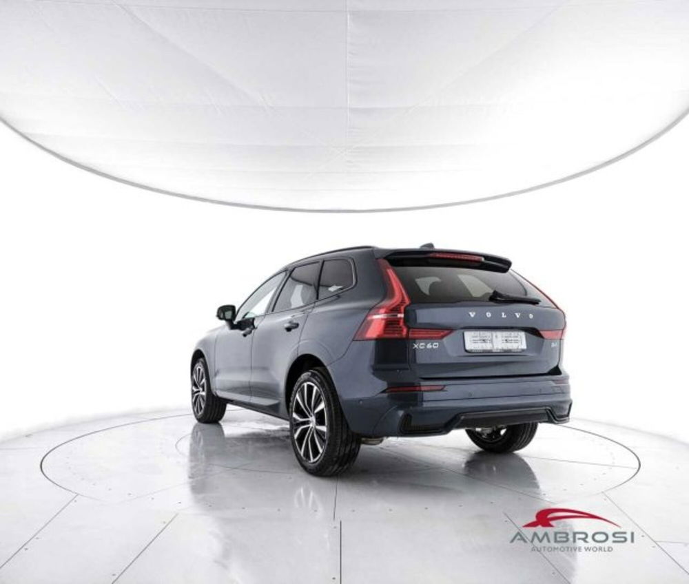 Volvo XC60 nuova a Perugia (4)