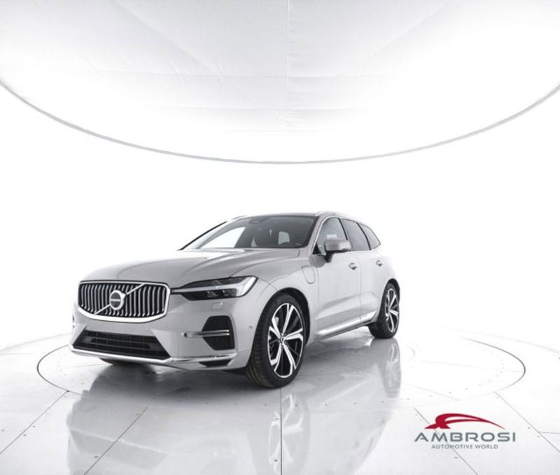 Volvo XC60 T6 Recharge AWD Plug-in Hybrid R-design  nuova a Corciano