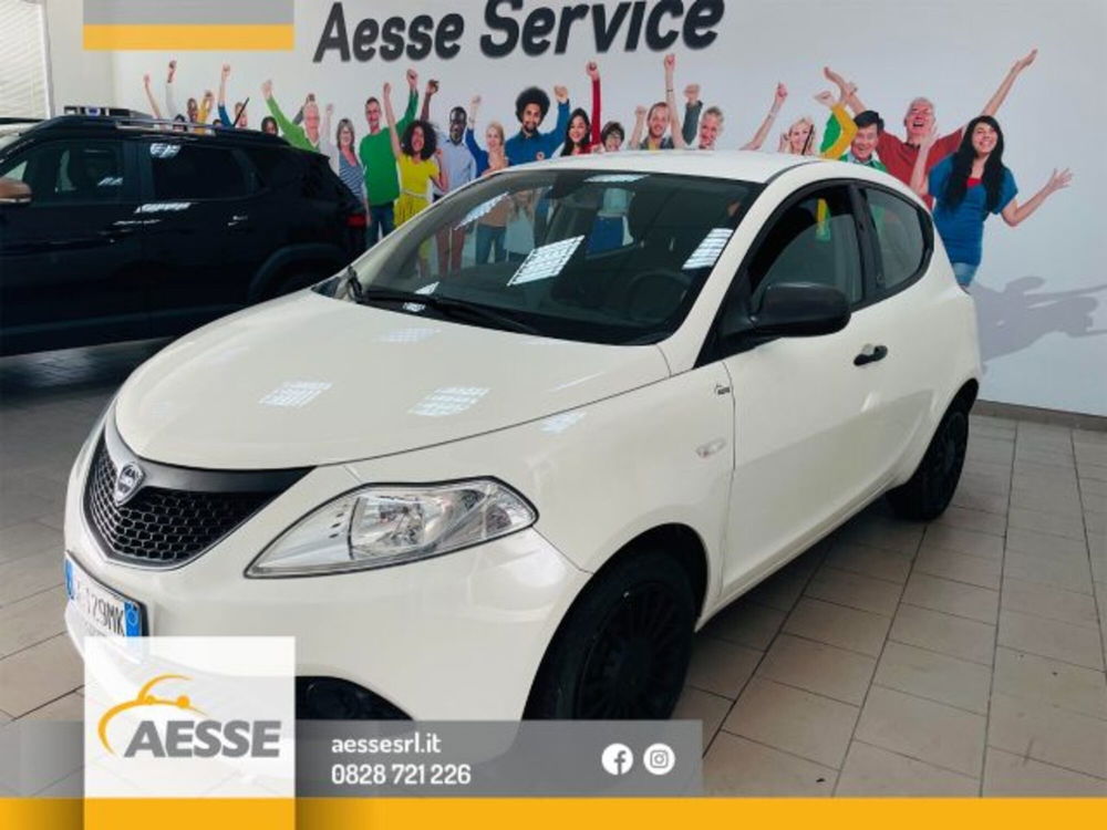 Lancia Ypsilon usata a Salerno