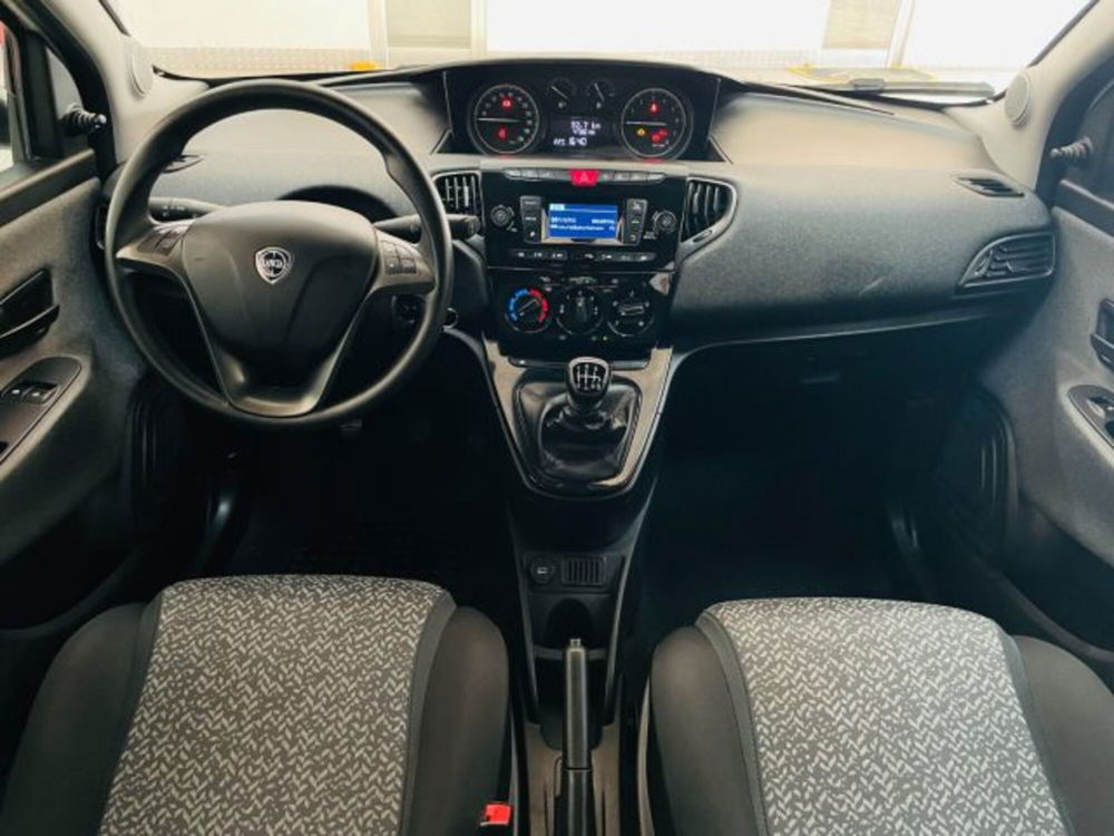 Lancia Ypsilon usata a Salerno (13)