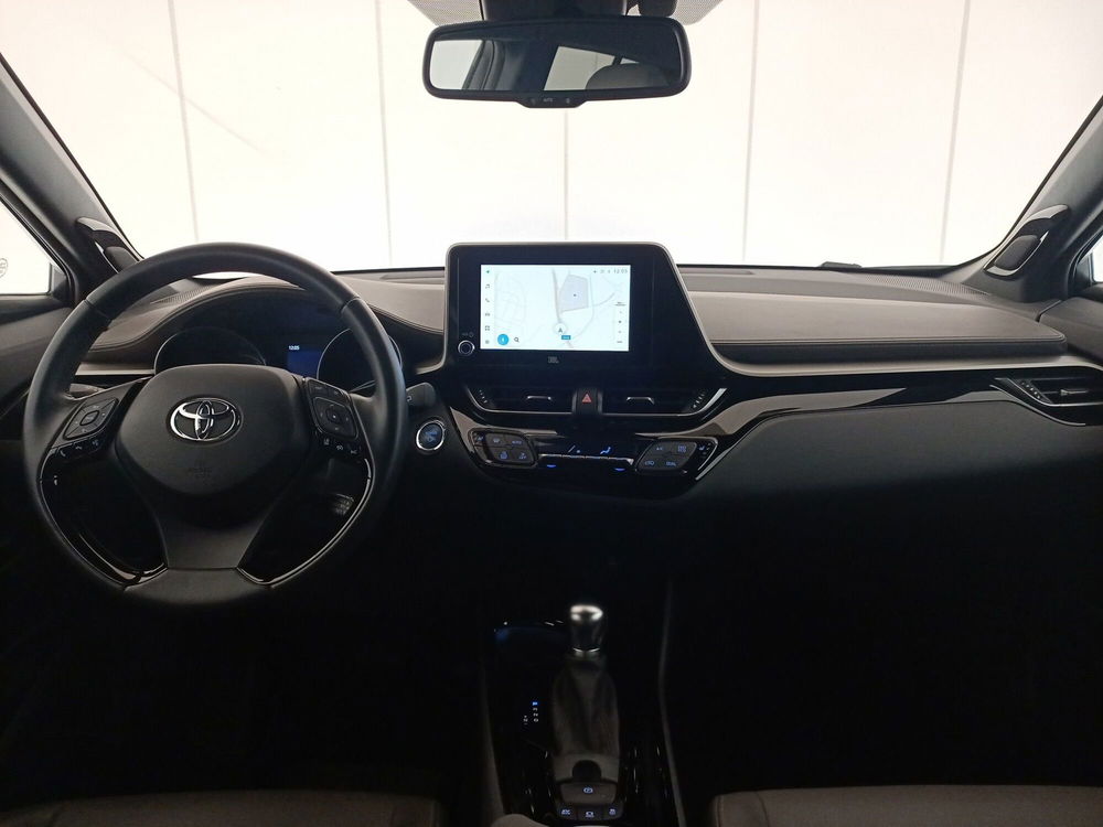 Toyota Toyota C-HR usata a Lecce (10)