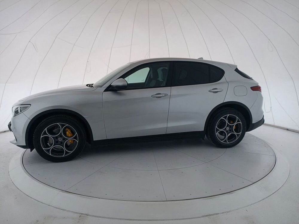 Alfa Romeo Stelvio usata a Bari (2)