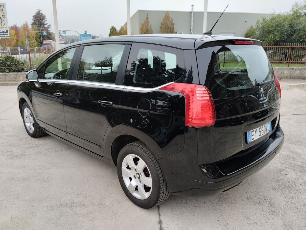 Peugeot 5008 usata a Asti (3)