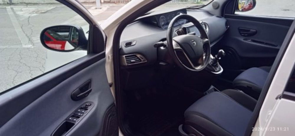 Lancia Ypsilon usata a Frosinone (16)