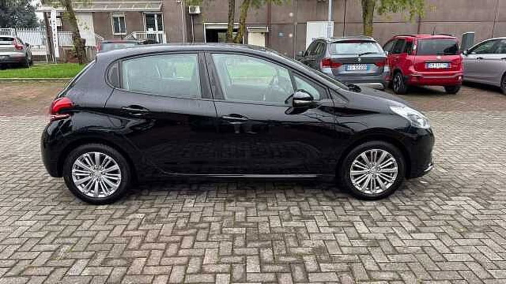 Peugeot 208 usata a Milano (6)