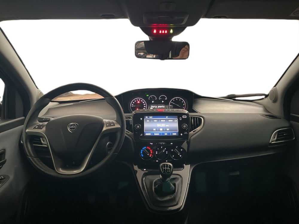 Lancia Ypsilon usata a Torino (14)