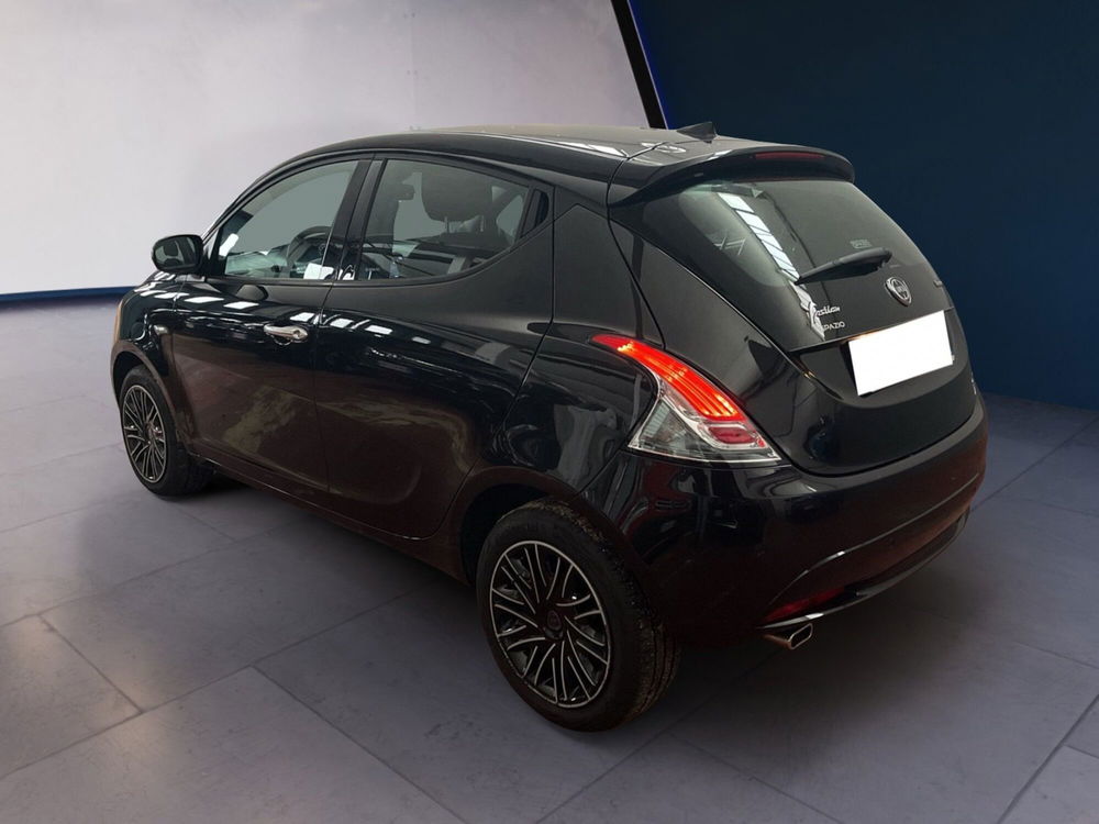 Lancia Ypsilon usata a Torino (4)