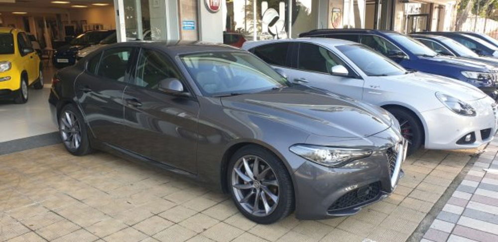 Alfa Romeo Giulia usata a Imperia (2)