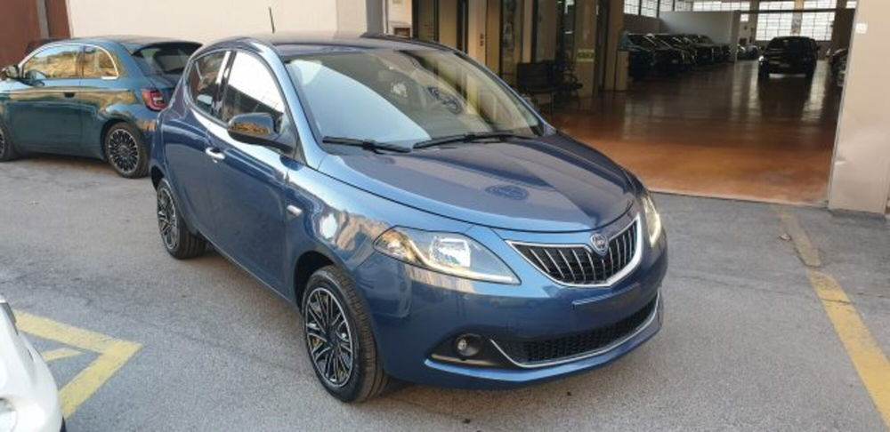 Lancia Ypsilon nuova a Imperia (2)