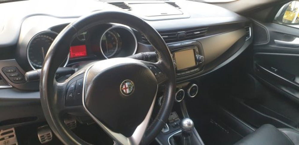 Alfa Romeo Giulietta usata a Imperia (5)