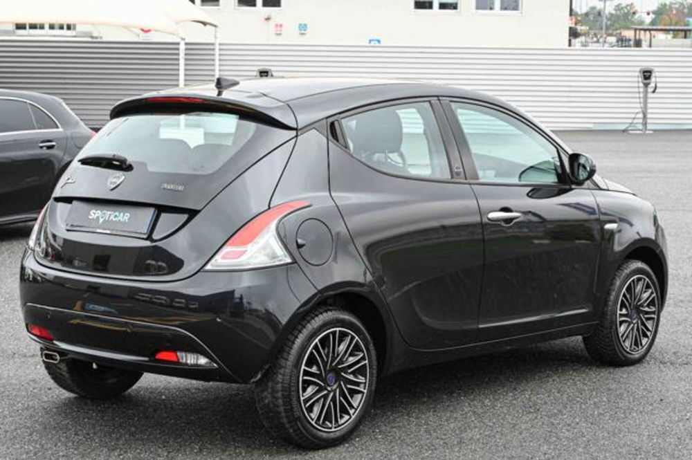 Lancia Ypsilon usata a Torino (5)