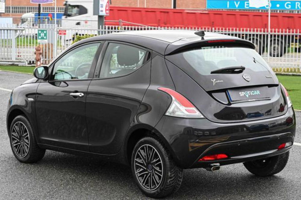 Lancia Ypsilon usata a Torino (7)