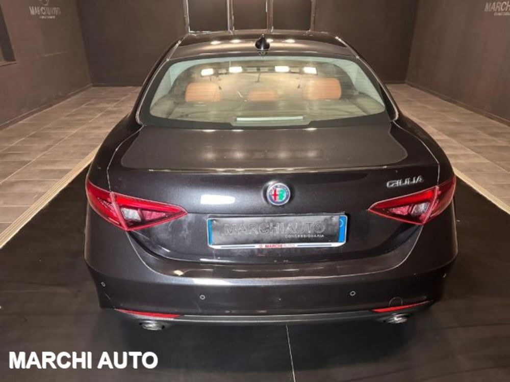 Alfa Romeo Giulia usata a Perugia (6)