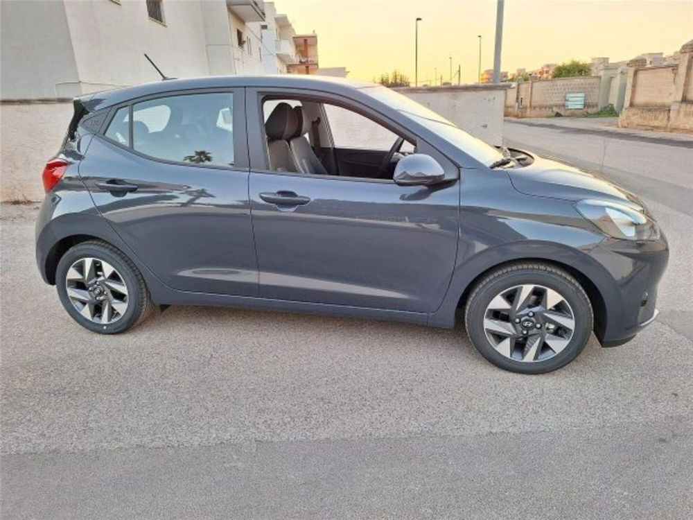 Hyundai i10 nuova a Bari (2)