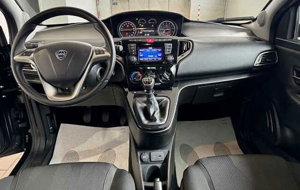 Lancia Ypsilon usata a Torino (11)