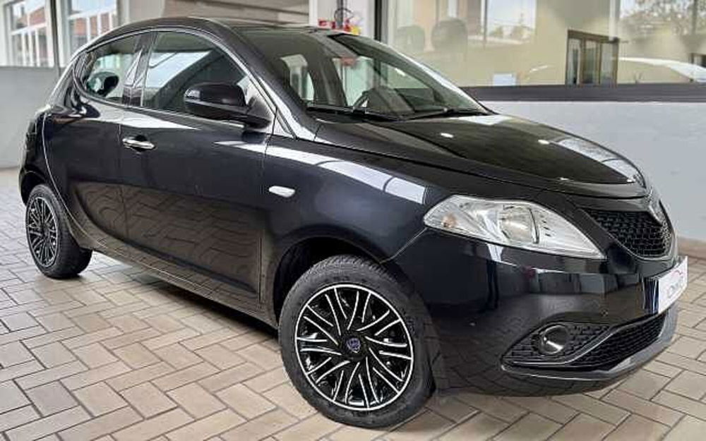 Lancia Ypsilon usata a Torino (3)