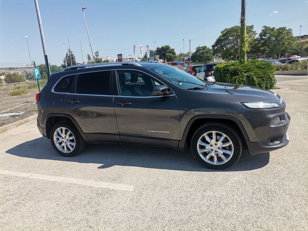 Jeep Cherokee usata a Matera (4)