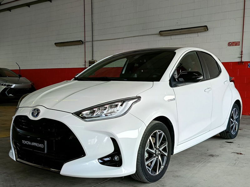 Toyota Yaris 1.5 Hybrid 5 porte Lounge del 2020 usata a Monza