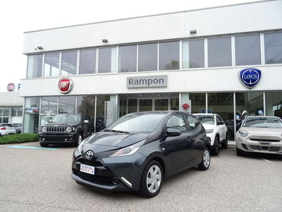 Toyota Aygo 1.0 VVT-i 69 CV 5 porte x-black TSS del 2017 usata a San Dona&#039; Di Piave