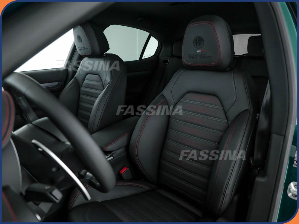 Alfa Romeo Stelvio nuova a Milano (8)