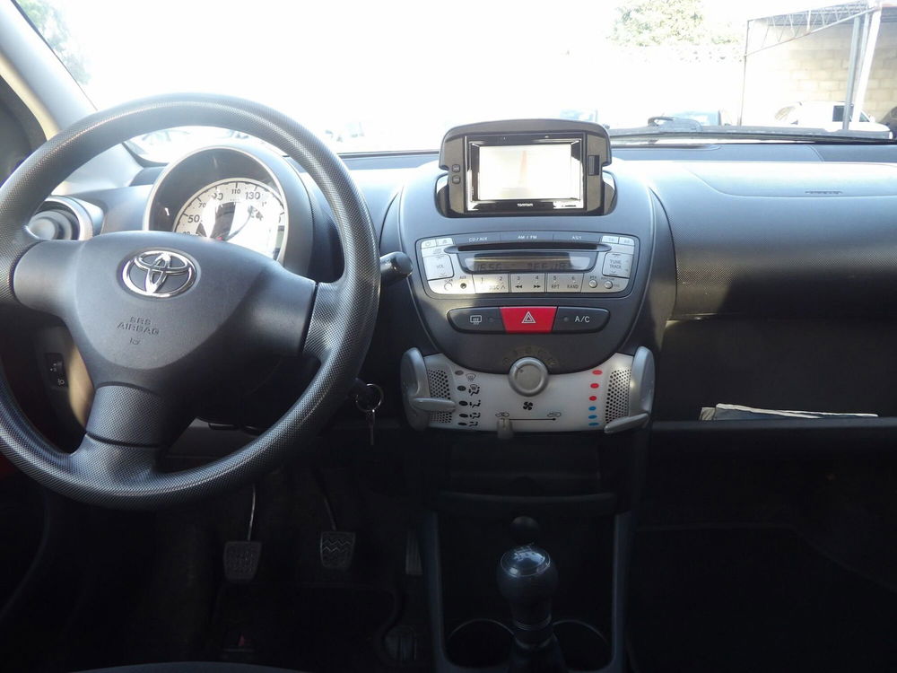 Toyota Aygo usata a Catania (18)