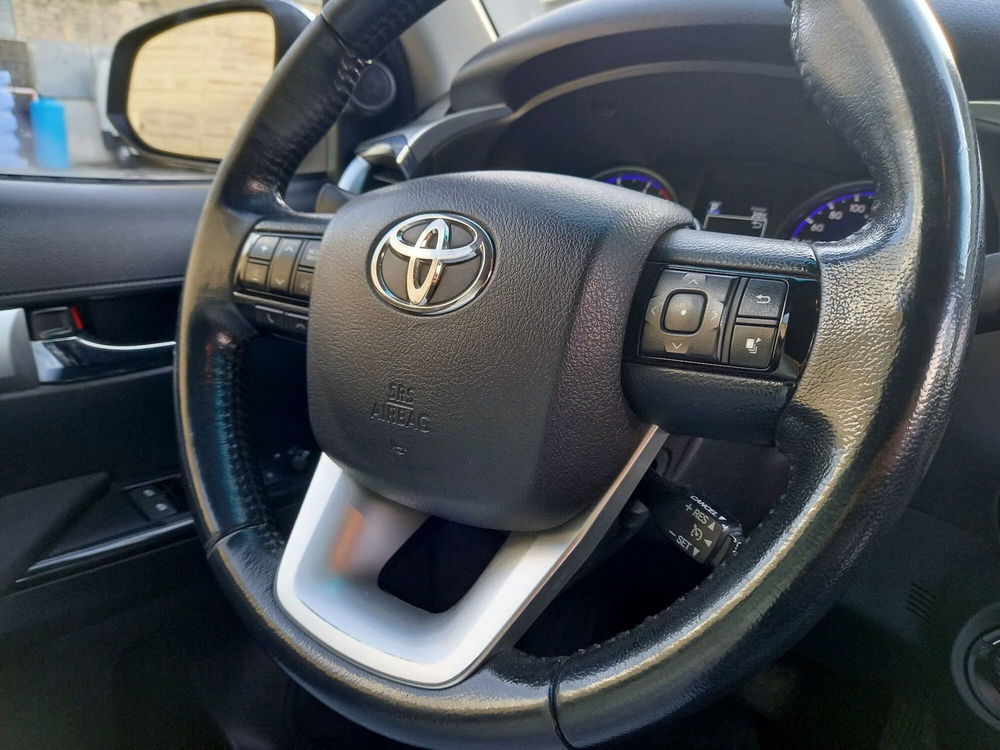 Toyota Hilux usata a Salerno (10)