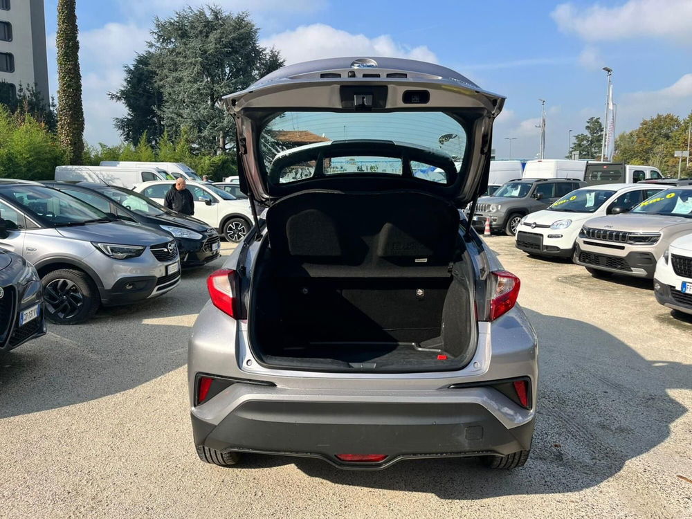 Toyota Toyota C-HR usata a Milano (9)