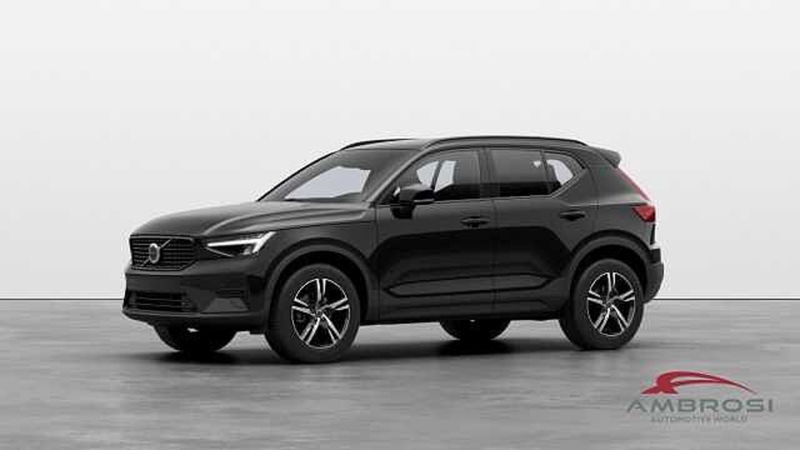 Volvo XC40 B3 automatico Plus Dark  nuova a Viterbo