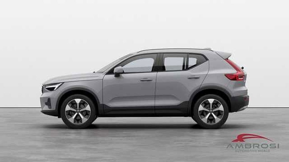 Volvo XC40 nuova a Viterbo (2)