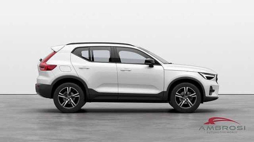 Volvo XC40 nuova a Viterbo (4)