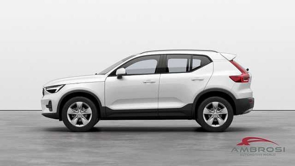 Volvo XC40 nuova a Viterbo (2)