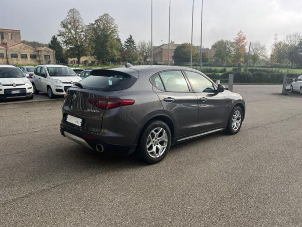 Alfa Romeo Stelvio usata a Firenze (10)